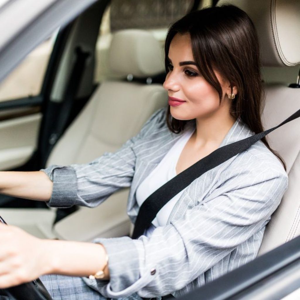 A student driver in Irving learns from a good instructor how to drive through driving instructions Irving lessons, proving the school's aim to make good and careful drivers.